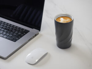 BrandCharger recycled ceramic coated travel mug (400ml) - Image 4