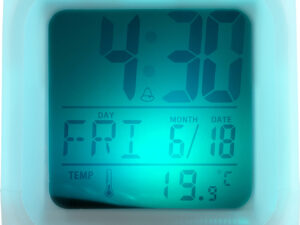 Cube alarm clock - Image 5