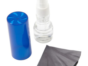 Lens cleaning spray