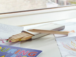 Six colour pencil set - Image 4